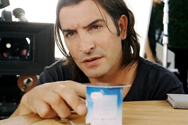 Jean Dujardin dans le film 99 Francs